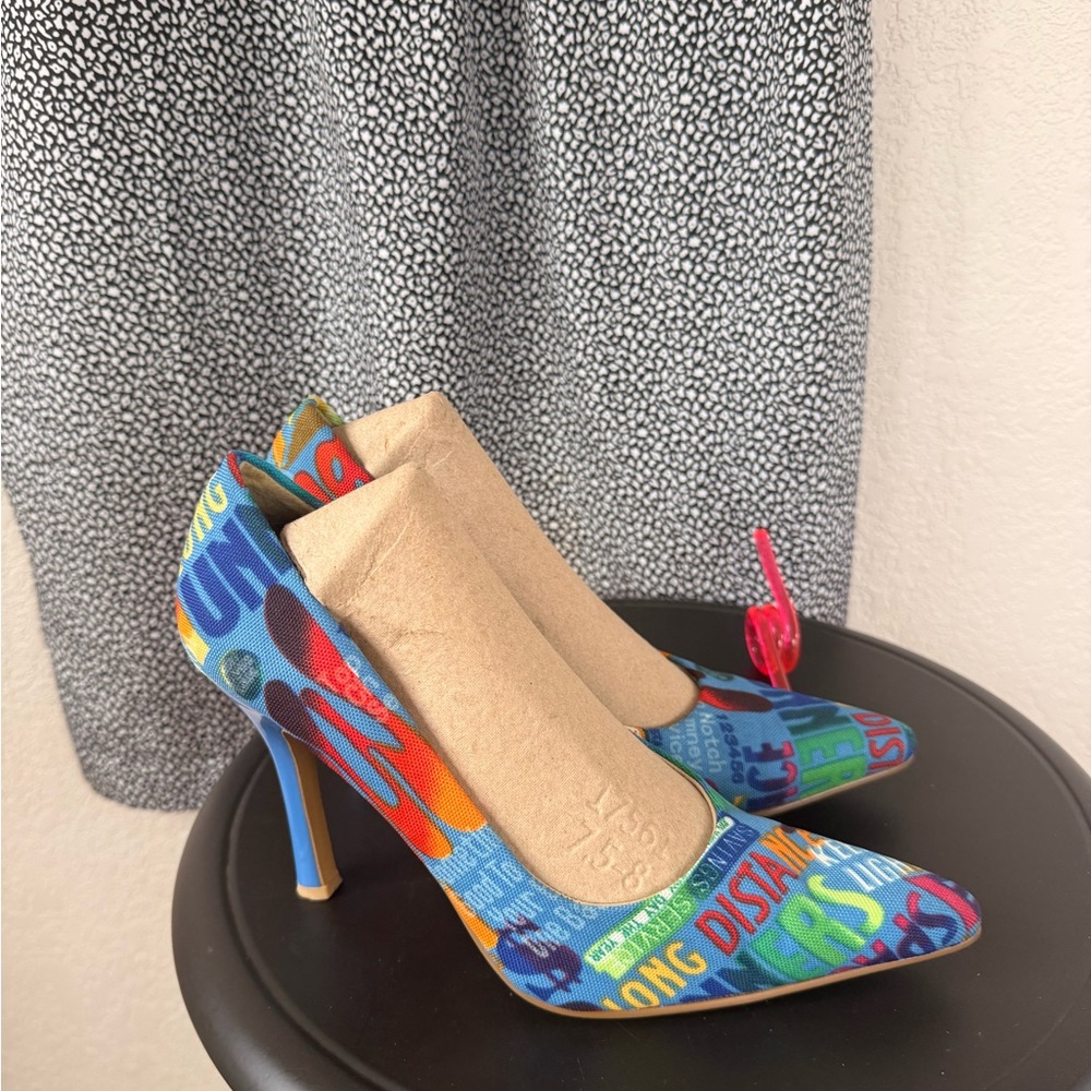 Vintage 80s VEGAN CANVAS graphic pumps